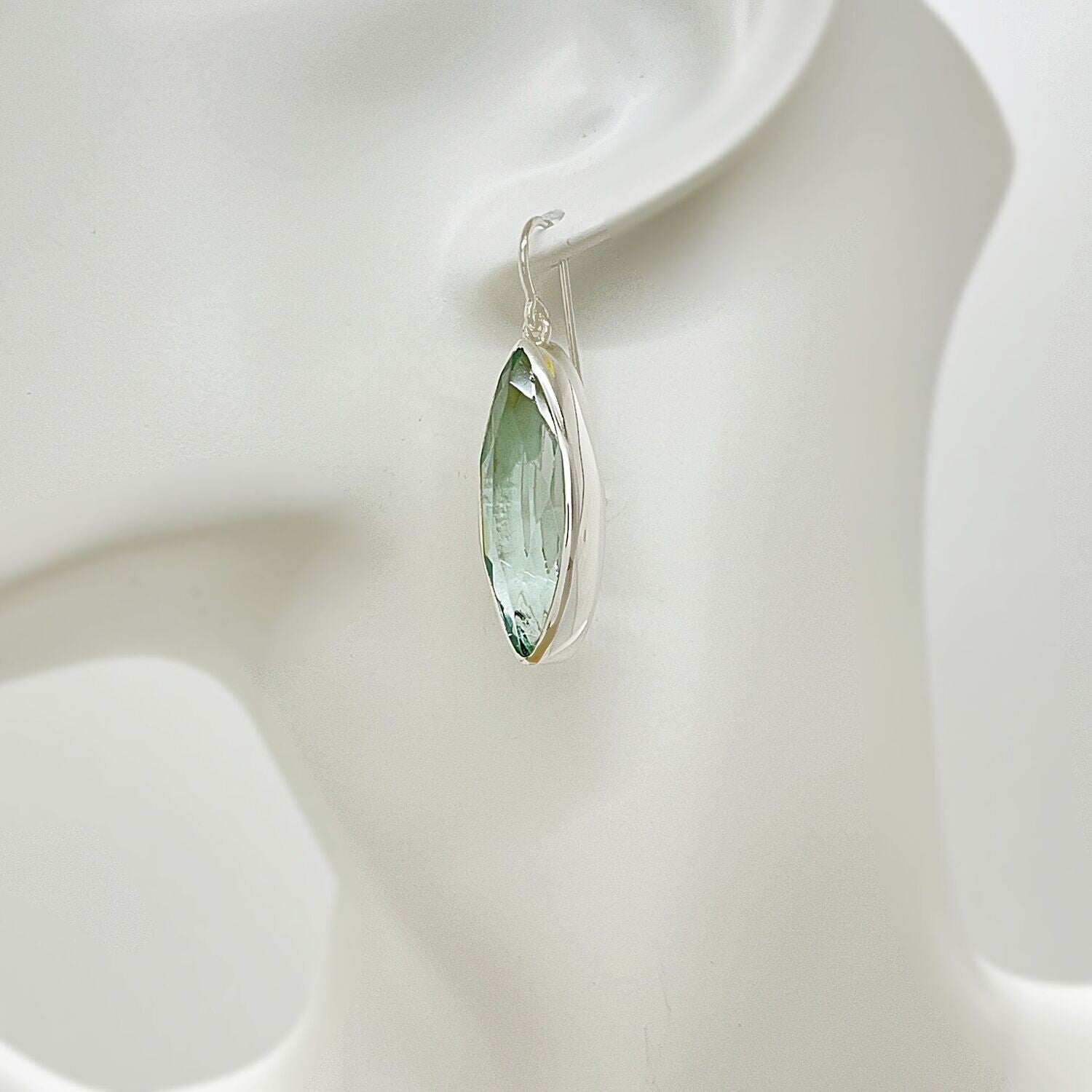 Elegante Ohrhänger Obsidian meerblau 1 x 3 cm aus 925 Silber, handgefertigt von Tipico-eigenArt.