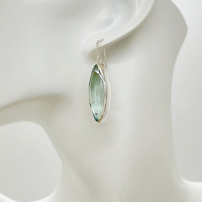 Elegante Ohrhänger Obsidian meerblau 1 x 3 cm aus 925 Silber, handgefertigt von Tipico-eigenArt.