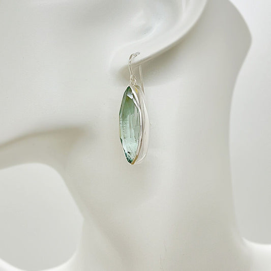 Elegante Ohrhänger Obsidian meerblau 1 x 3 cm aus 925 Silber, handgefertigt von Tipico-eigenArt.