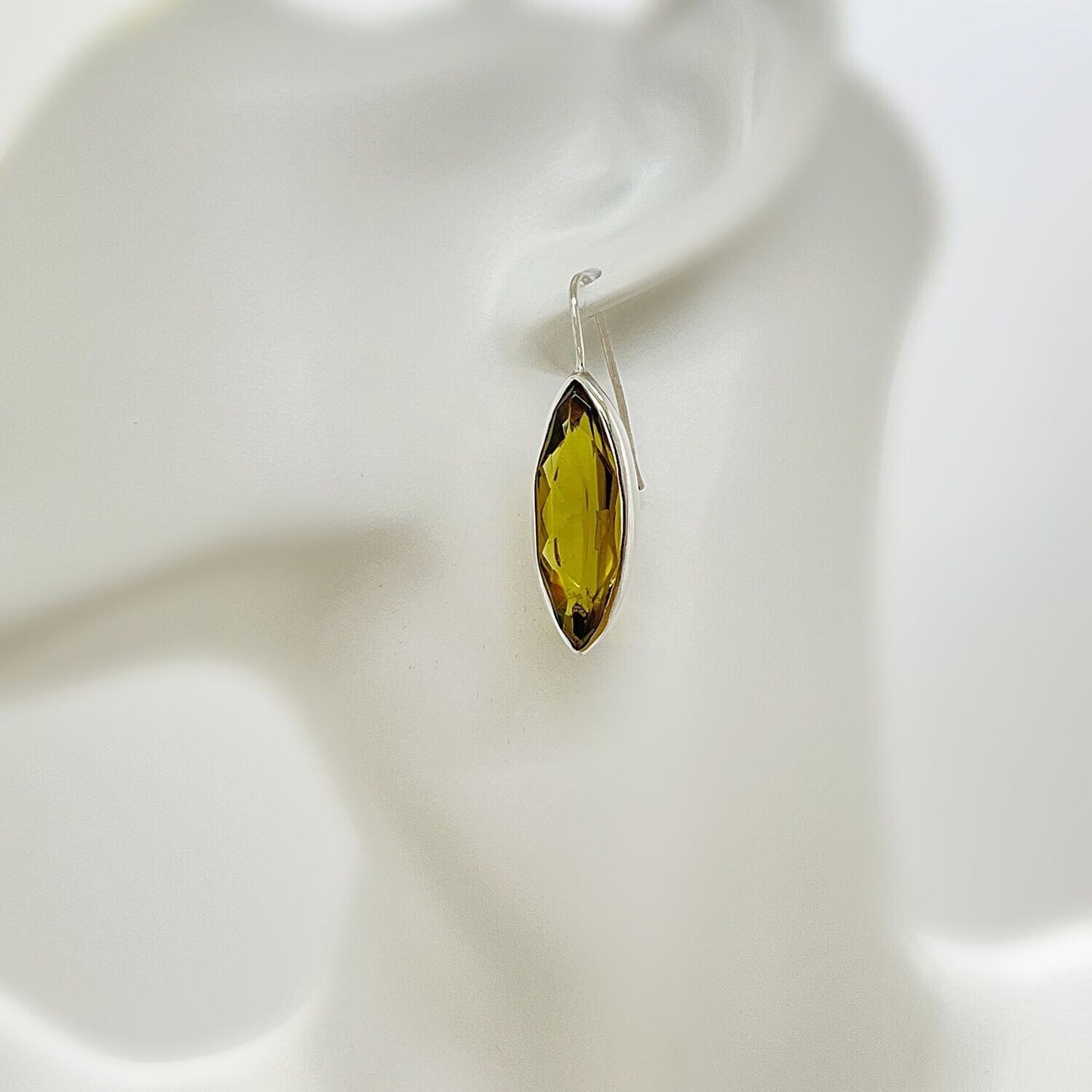 Ohrhänger Obsidian goldbraun, facettierter Stein 1 × 3 cm in massiver 925-Silberfassung, Designhaken