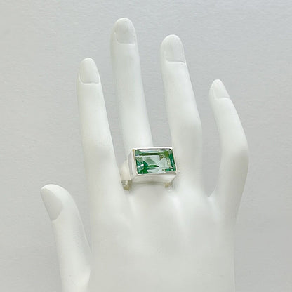 Silberring mit rechteckigem meerblauem Obsidian (ca. 1 × 1,5 cm) in silberner Fassung – handgefertigtes Unikat