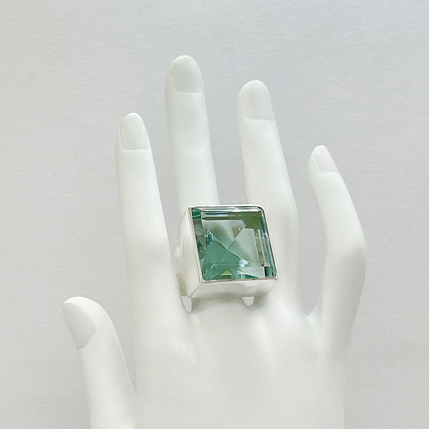 Silberring aus 925-Sterlingsilber mit meerblauem Obsidian, quadratischer Stein 2x2 cm, handgefertigt