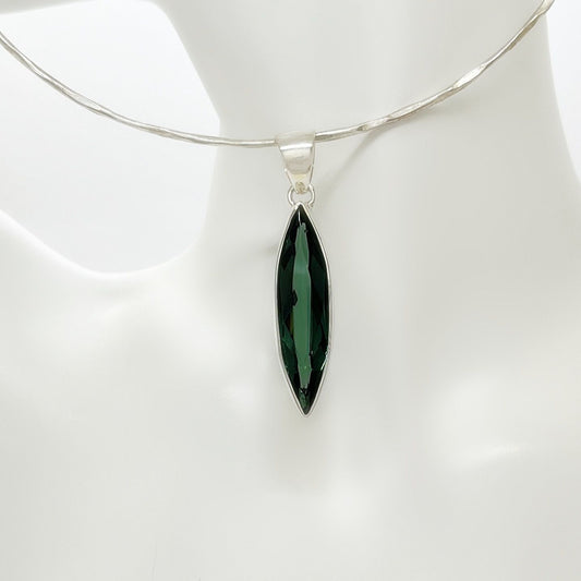 Anhänger Obsidian schwarz Navette 1 x 4 cm, Silberfassung an silberner Kette