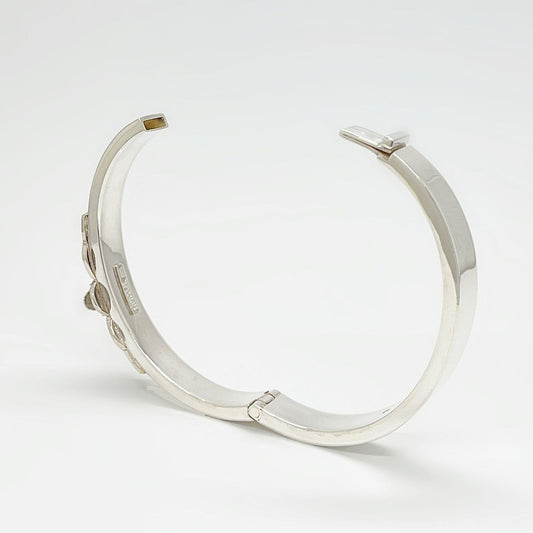 Armspange Scarab aus 925 Sterling Silber – eleganter Armreif mit Scarab-Motiv.