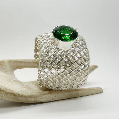 Armspange Obsidian smaragdgrün Mystic Treausure aus 925er Sterling Silber mit zentralem grünem Obsidian.