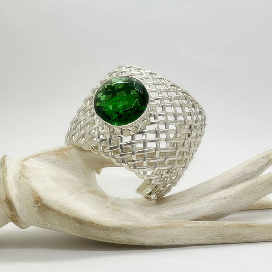 Armspange Obsidian smaragdgrün Mystic Treasure aus 925er Silber mit grünem Obsidian im Netzgeflecht.