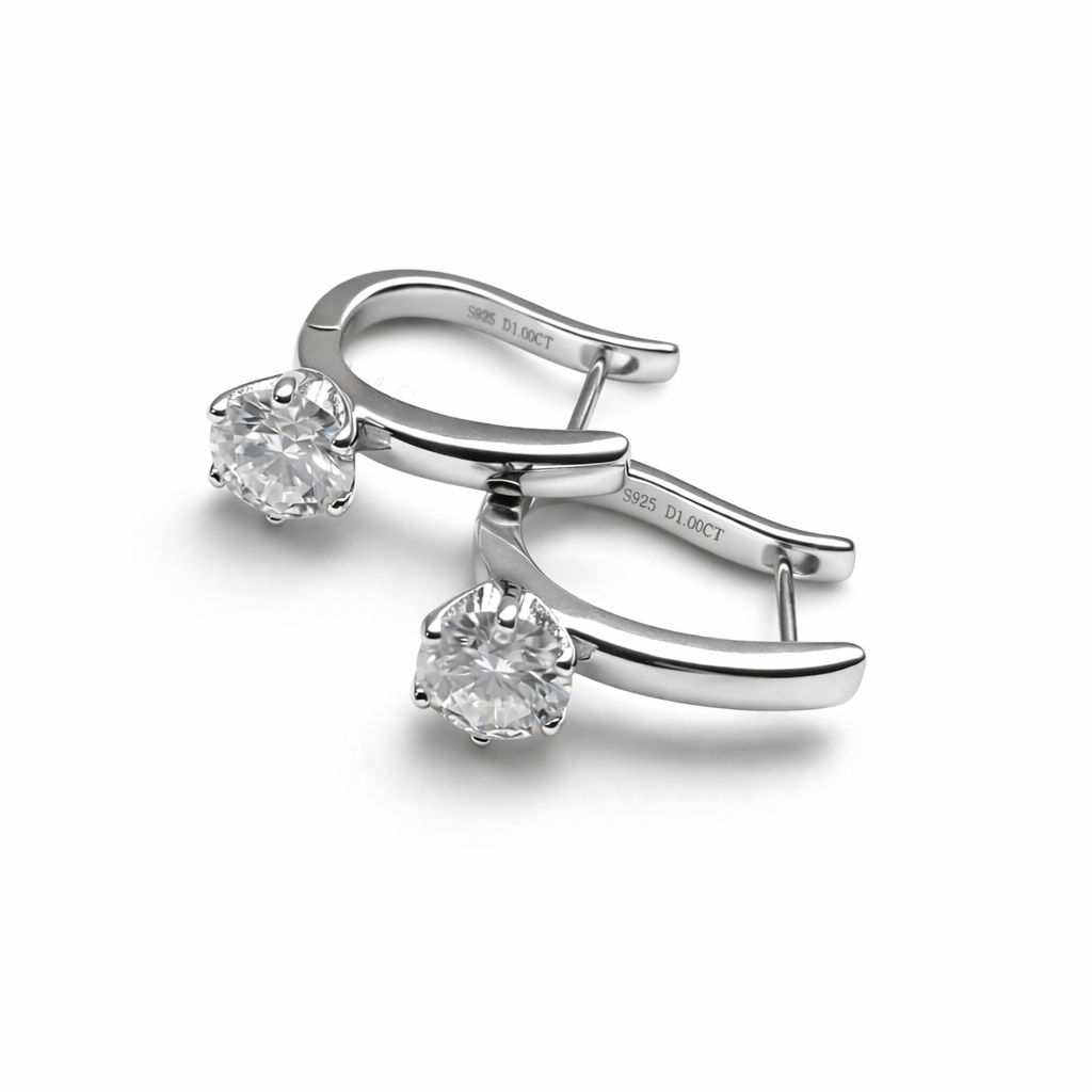 Moissanit‑Ohrringe 1 ct aus 925er Silber, zeitlos elegant, je Ohr ein funkelnder Stein.