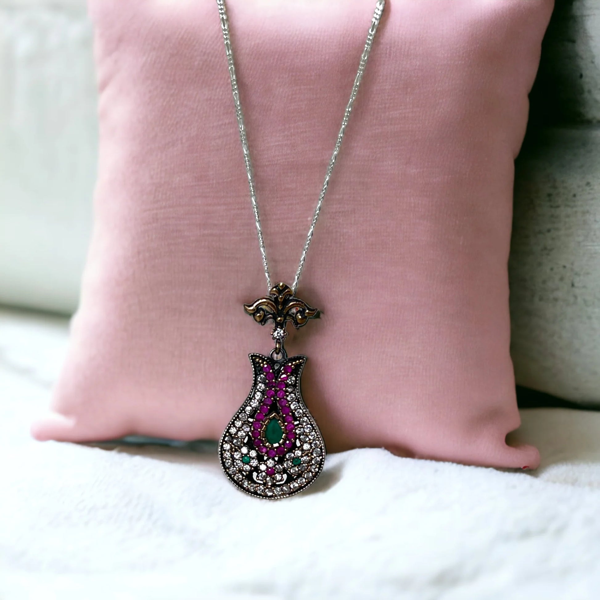 MadamLili Silberkette mit Turmalin und Zirkonia-Anhänger: tropfenföriger Anhänger mit bunten Steinen