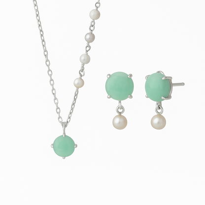 Schmuckset Amazonit & Süßwasserperlen: Kette mit grünem Amazonit-Anhänger, Ohrringe mit Perle aus 925er Silber.