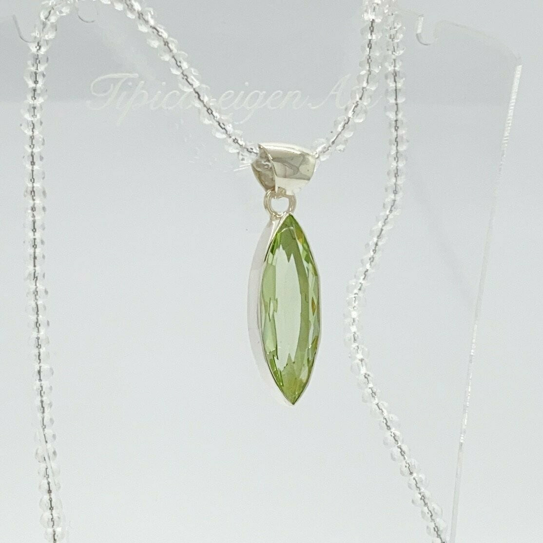 Anhänger Obsidian lichtgrün Navette 1 × 3 cm an silberner Kette