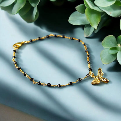Edelsteinarmband mit zierlichem Bienen Anhänger - Perla d'Oro