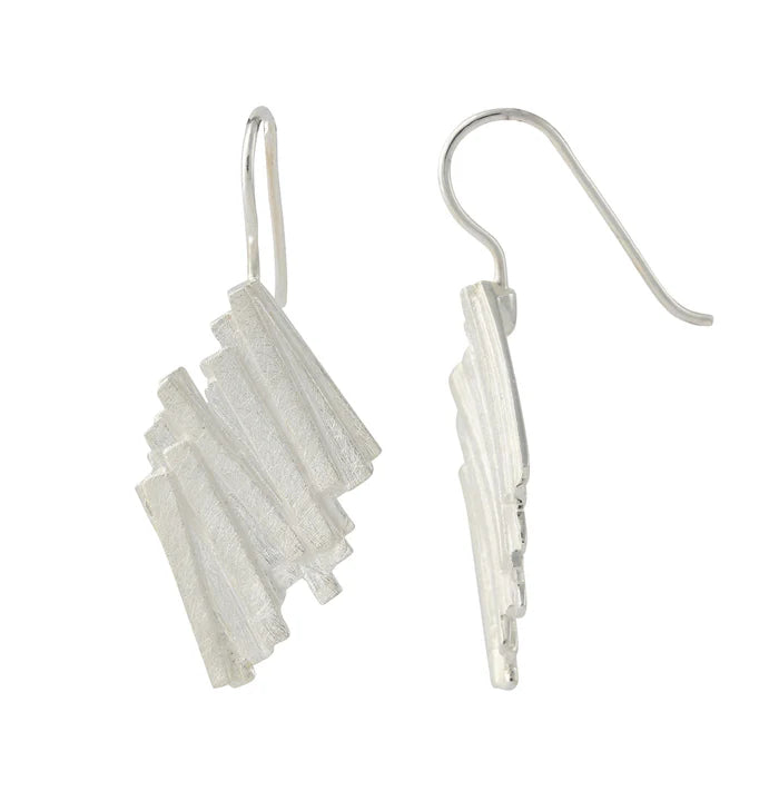 Silberohrstecker Eldorado, 925er Silber, gestufte, strukturierte Rechteckform mit Hakenverschluss