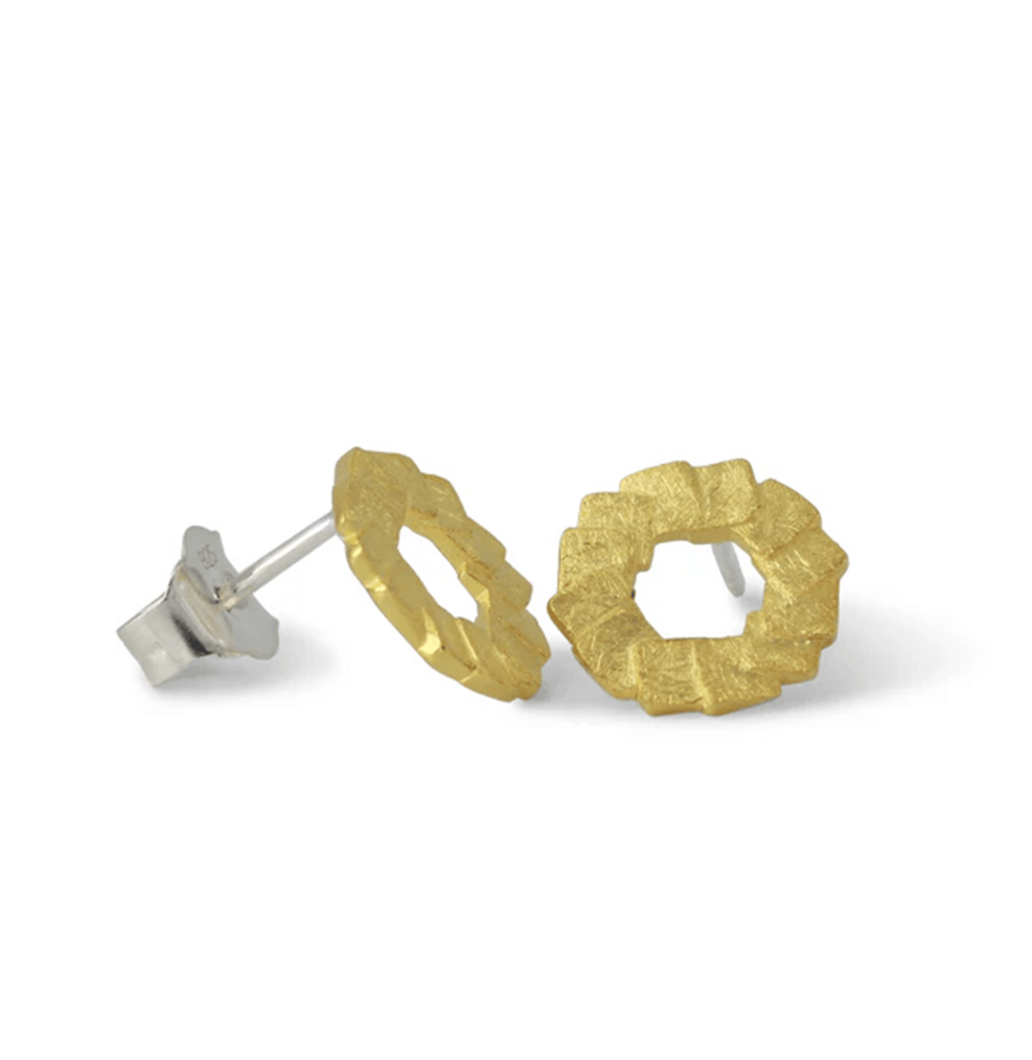 Silberohrstecker Scala, 18ct vergoldet – organische, strukturierte Form mit charakteristischer Scala-Struktur.