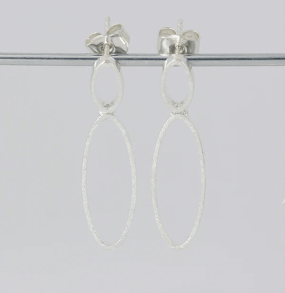 Silberohrstecker Ovallure: lange offene Ovale als Ohrhänger, aus 925er Sterling-Silber, filigranes luftiges Design