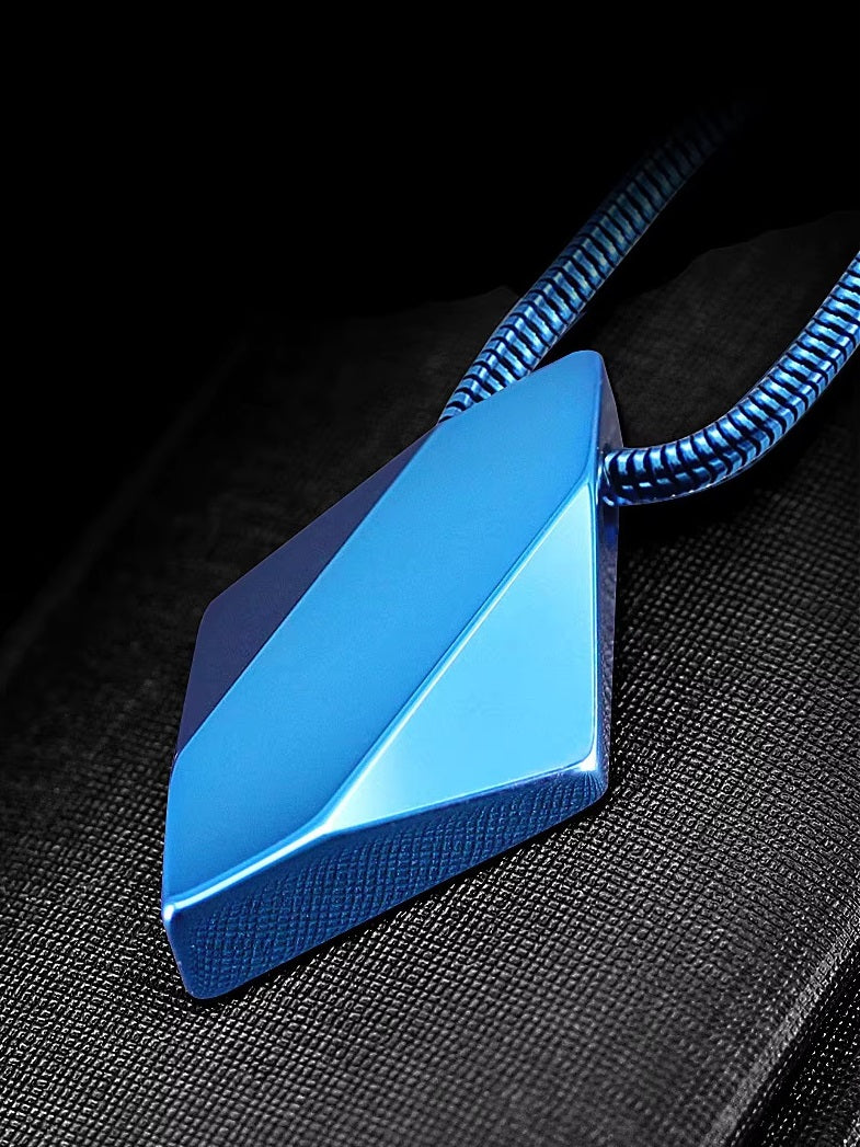 Edelstahlkette Titan Noir Blue mit Wolfram Anhänger - Perla d'Oro