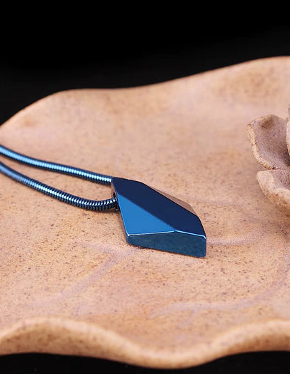 Edelstahlkette Titan Noir Blue mit Wolfram Anhänger - Perla d'Oro