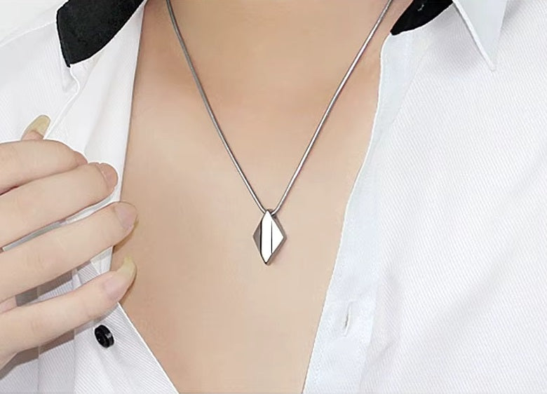 Edelstahlkette Titan Noir Silver mit Wolfram Anhänger - Perla d'Oro