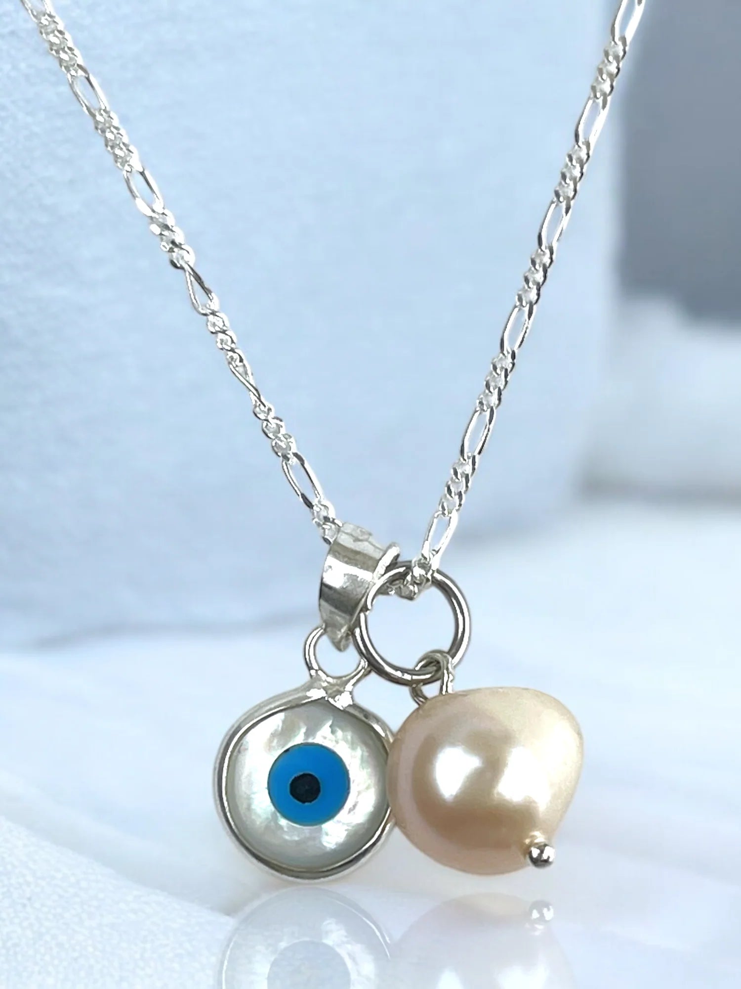 MadamLili Silberkette mit Nazar Auge und Süßwasserperle-Anhänger – elegante 925er Silberkette mit Doppelanhänger