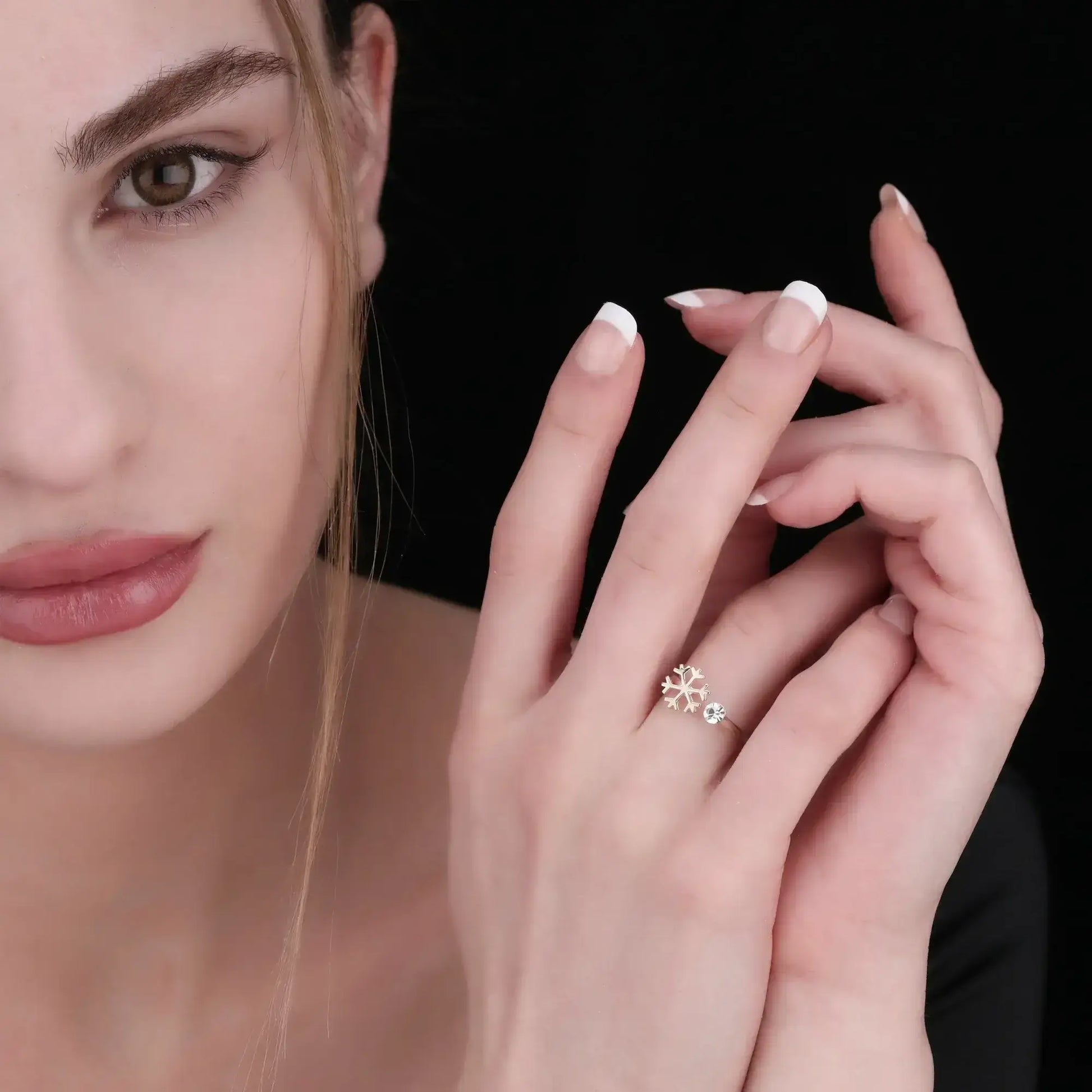Silberring mit Schneeflocken-Design und Zirkonia – MadamLili, handgefertigt in Deutschland