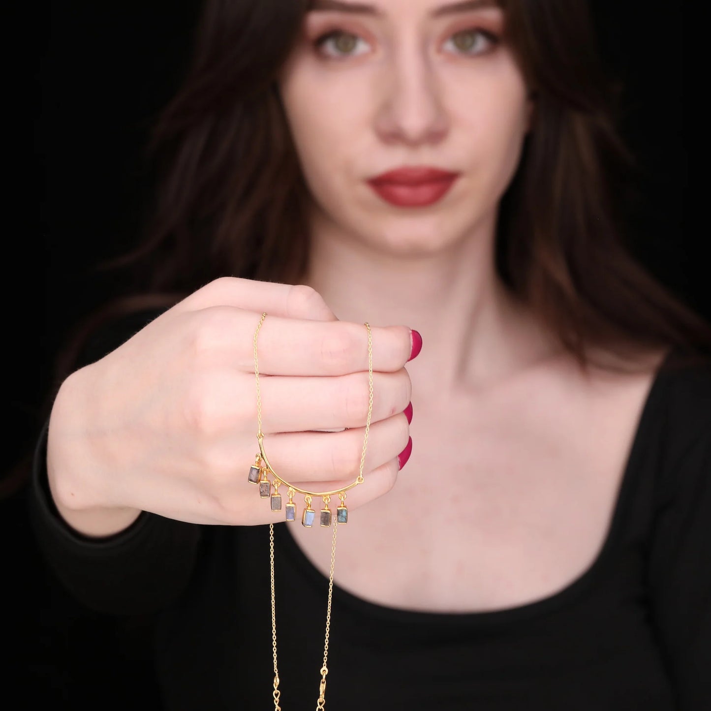 Labradorit Edelsteinkette vergoldet aus 925 Silber – MadamLili handgefertigte Kette mit sieben Labradorit-Steinen