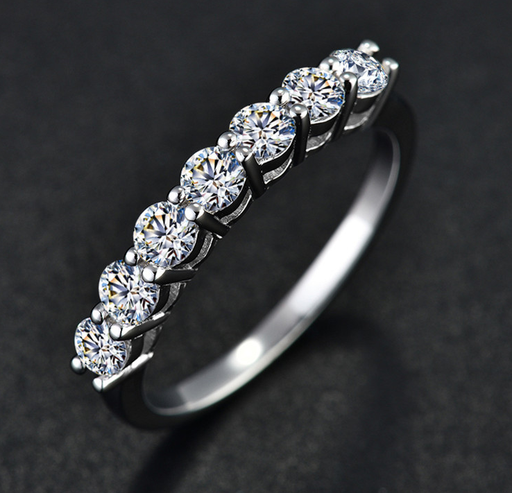 Ring mit 7 Moissanit Diamanten aus 925 Sterlingsilber - Perla d'Oro #