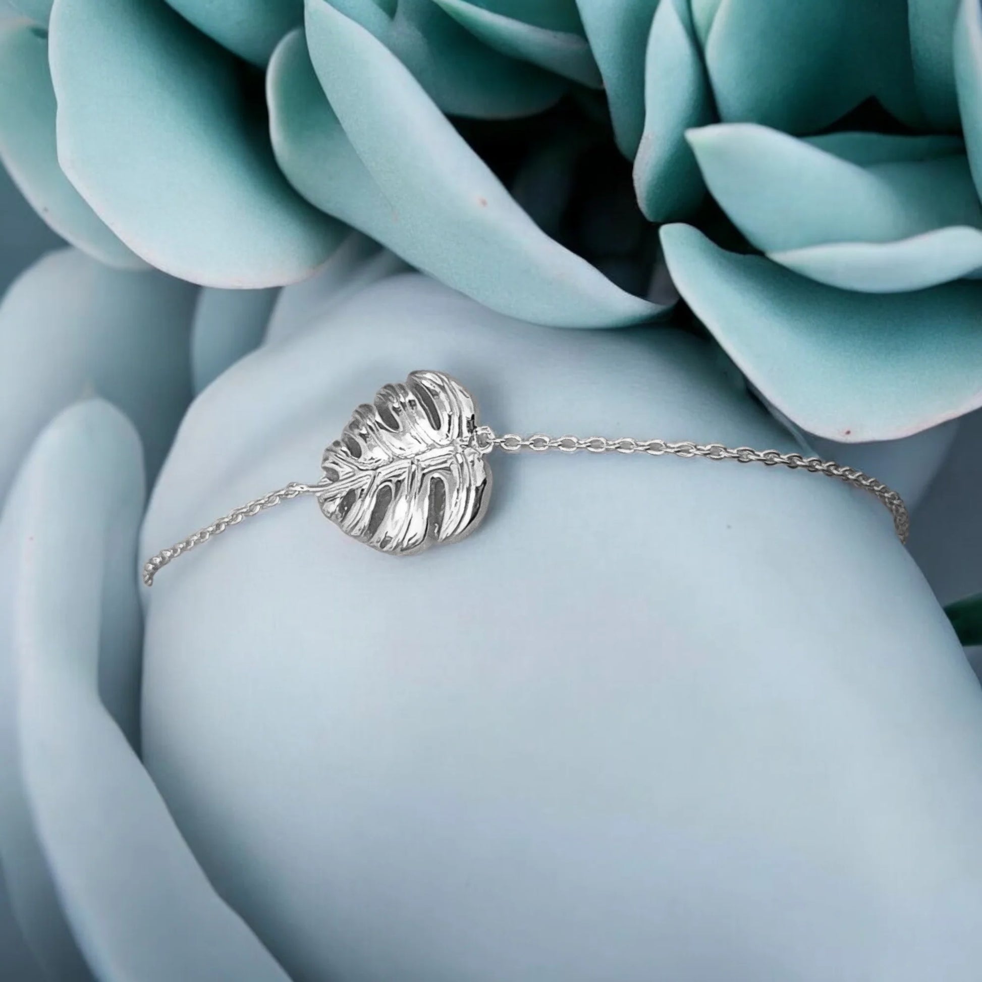 Monstera Blatt Armband - 925 Sterling Silber, filigranes Monstera‑Blatt an feiner Kette, MadamLili