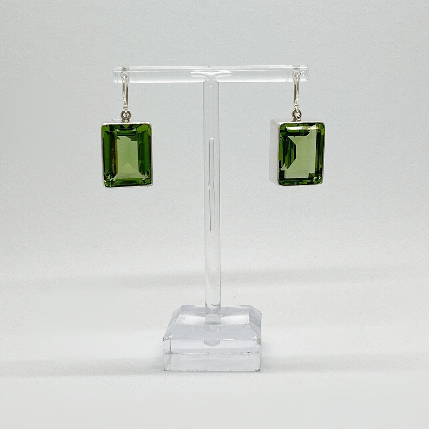 Ohrhänger Obsidian lichtgrün, rechteckig, 1,5 x 2 cm, facettierter Stein an Silberhaken