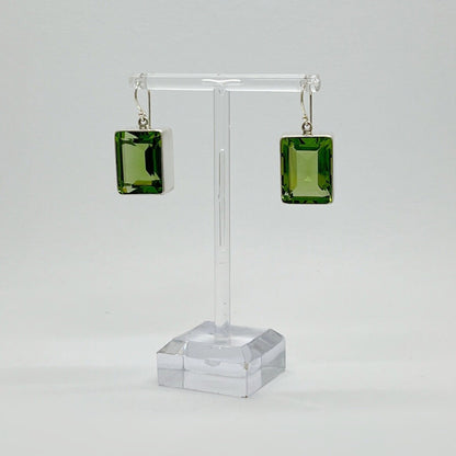 Ohrhänger Obsidian lichtgrün rechteckig 1,5 × 2 cm, facettiert, Schutz, Klarheit, innere Balance