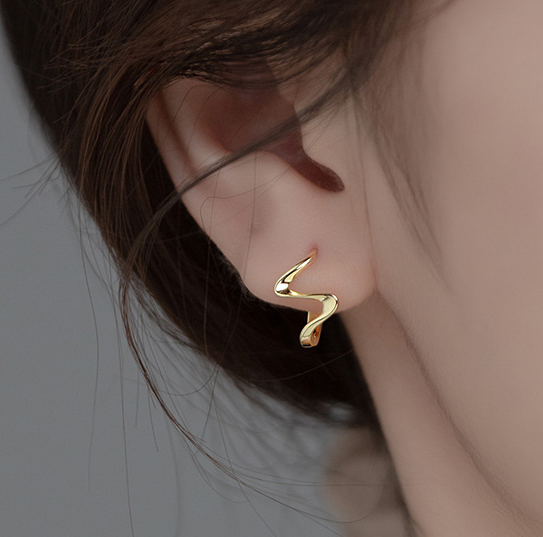 Wellenförmige Creolen aus 925er Silber - Perla d'Oro