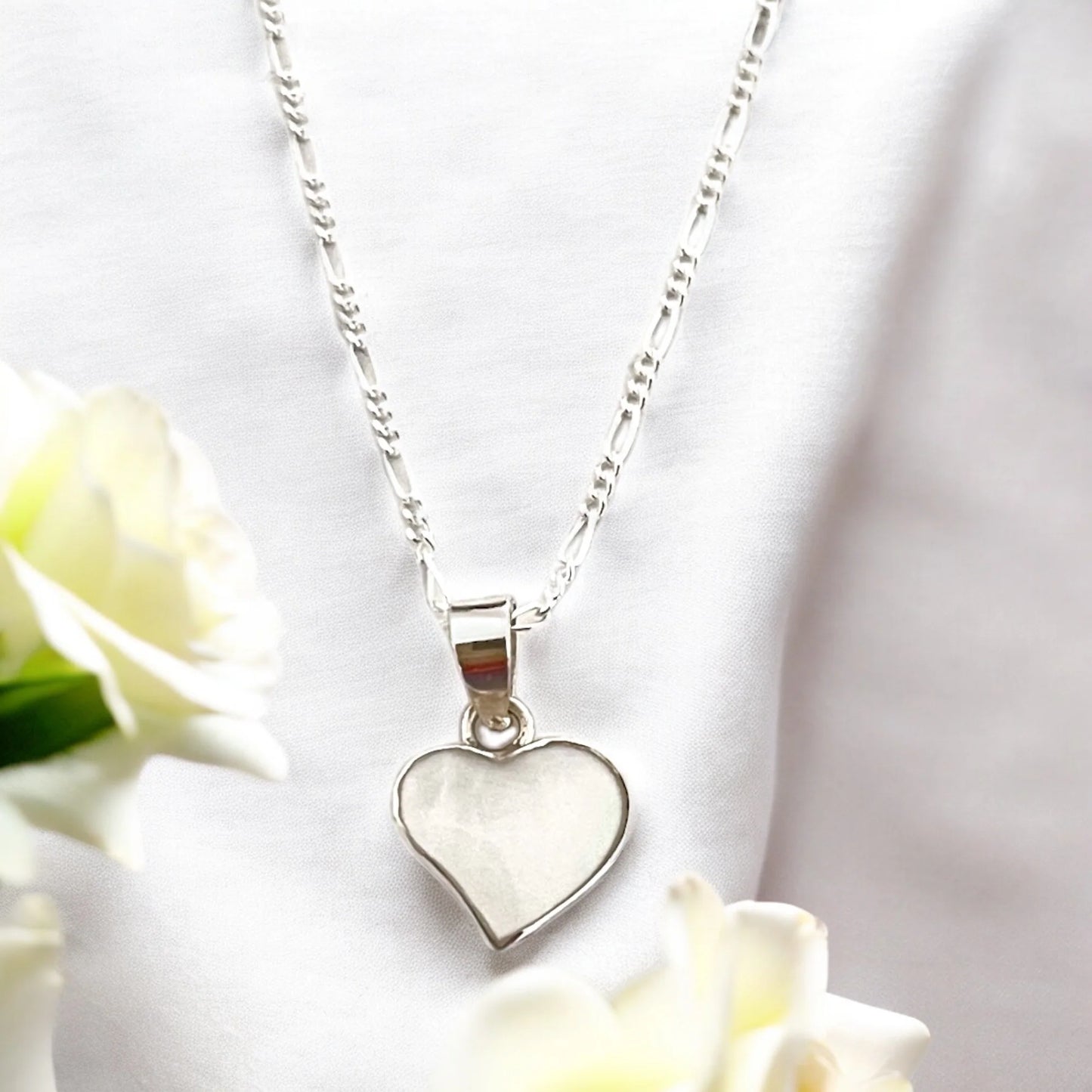 Silberkette mit Perlmutt Herz Anhänger – MadamLili, handgefertigt in Deutschland, 925 Sterling Silber.