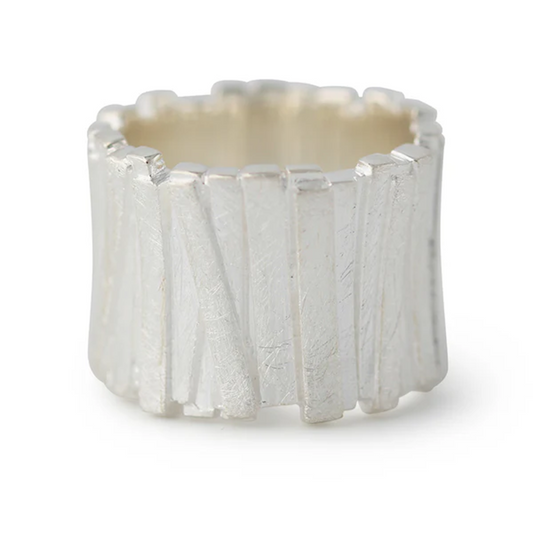 Silberring Eldorado aus 925er Sterling Silber, archaische Form, raue Textur, handgefertigt in Deutschland.