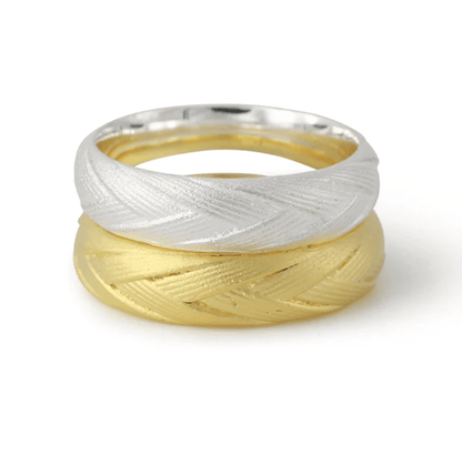 Silberring Vento Argento, 18ct vergoldet – zweifarbiger Ring mit strukturierter Oberfläche.