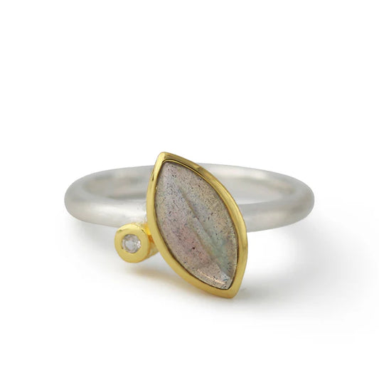 Silberring vergoldet mit Labradorit und Bergkristall - Perla d'Oro
