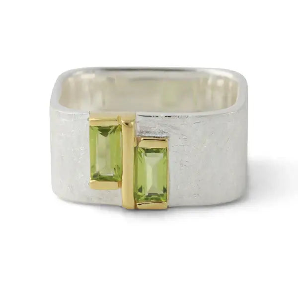 Silberring 925 mit zwei Peridot-Baguette-Steinen, 18ct vergoldete Akzente, strukturierte Oberfläche
