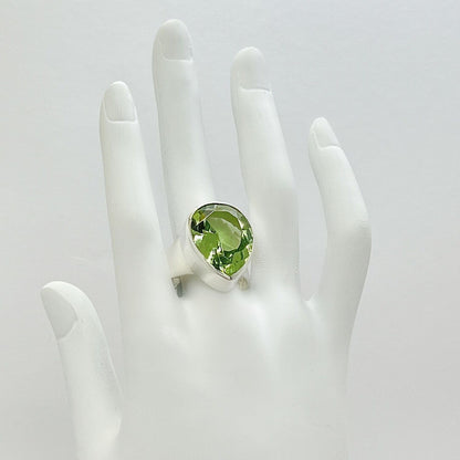 Ring Obsidian lichtgrün tropfen, 1,5 x 2 cm, 925er Sterling Silber, facettiert grüner Stein