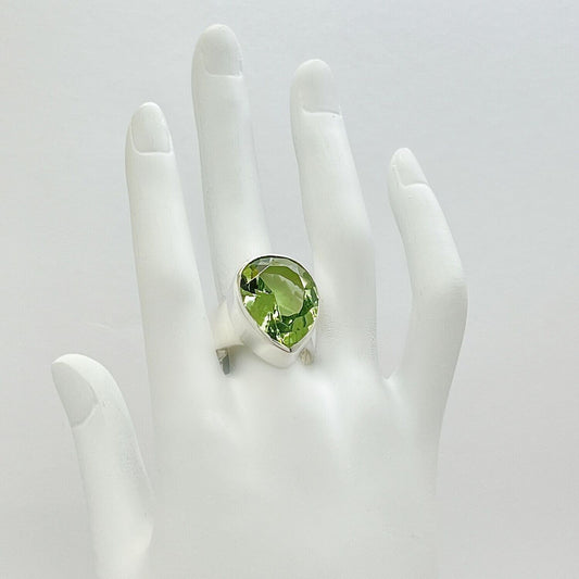 Ring Obsidian lichtgrün tropfen, 1,5 x 2 cm, 925er Sterling Silber, facettiert grüner Stein