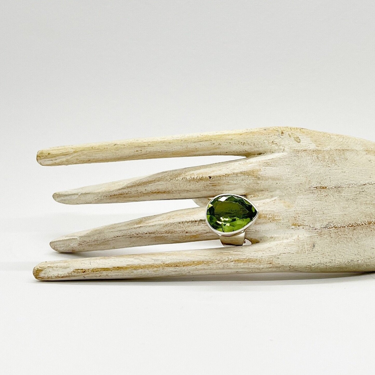 Ring Obsidian lichtgrün Tropfen, facettiert, 1,5 x 2 cm, 925er Sterling Silberfassung