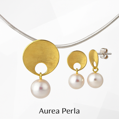 Schmuck Set Aurea Perla: vergoldetes Silber, Süßwasserperle, Halskette und Ohrringe im modernen Design.