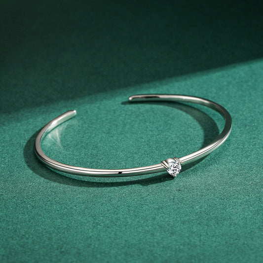 Silbernes Armband für Damen mit Diamant