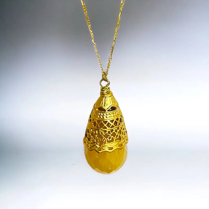 Vergoldete Silberkette mit Achat Tropfenperle-Anhänger von MadamLili – handgefertigter Gelbgold-Tropfenanhänger