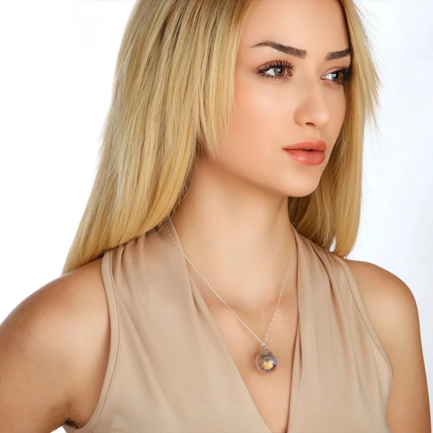 Silberkette mit Wildblumen Anhänger – MadamLili, Vergissmeinnicht & Jasmin im Glas, 60 cm.