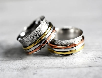 Floraler Meditationsring aus 925 Silber von MadamLili – handgefertigte, geblümte Silberringe mit Gold-Akzenten