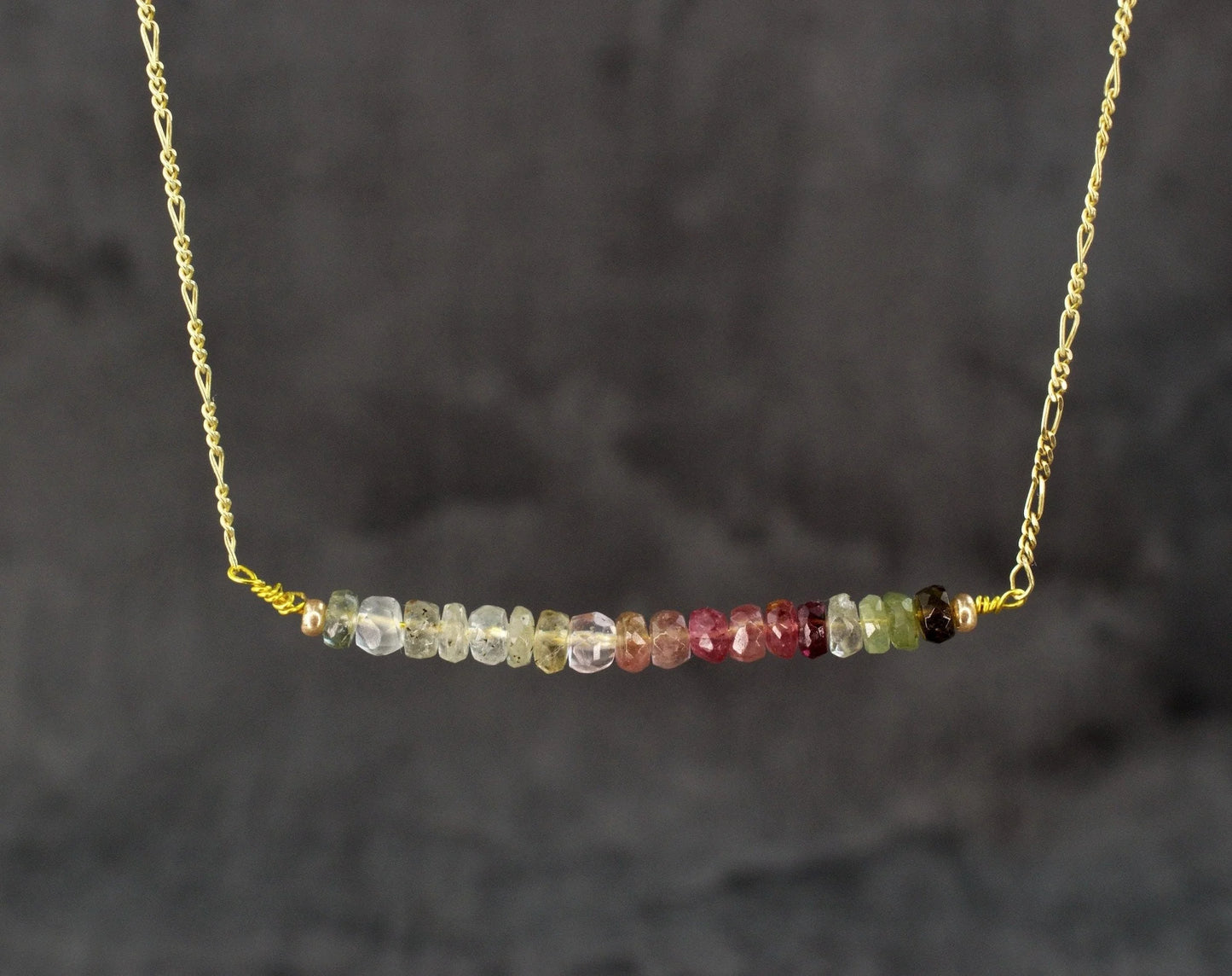 Turmalin Edelsteinkette vergoldet aus 925 Silber von MadamLili mit bunter Turmalin-Kette.