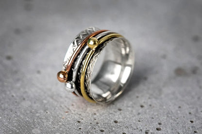 Meditationsring aus 925er Sterling Silber von MadamLili, mehrlagiger Ring mit Gold- und Kupferakzenten