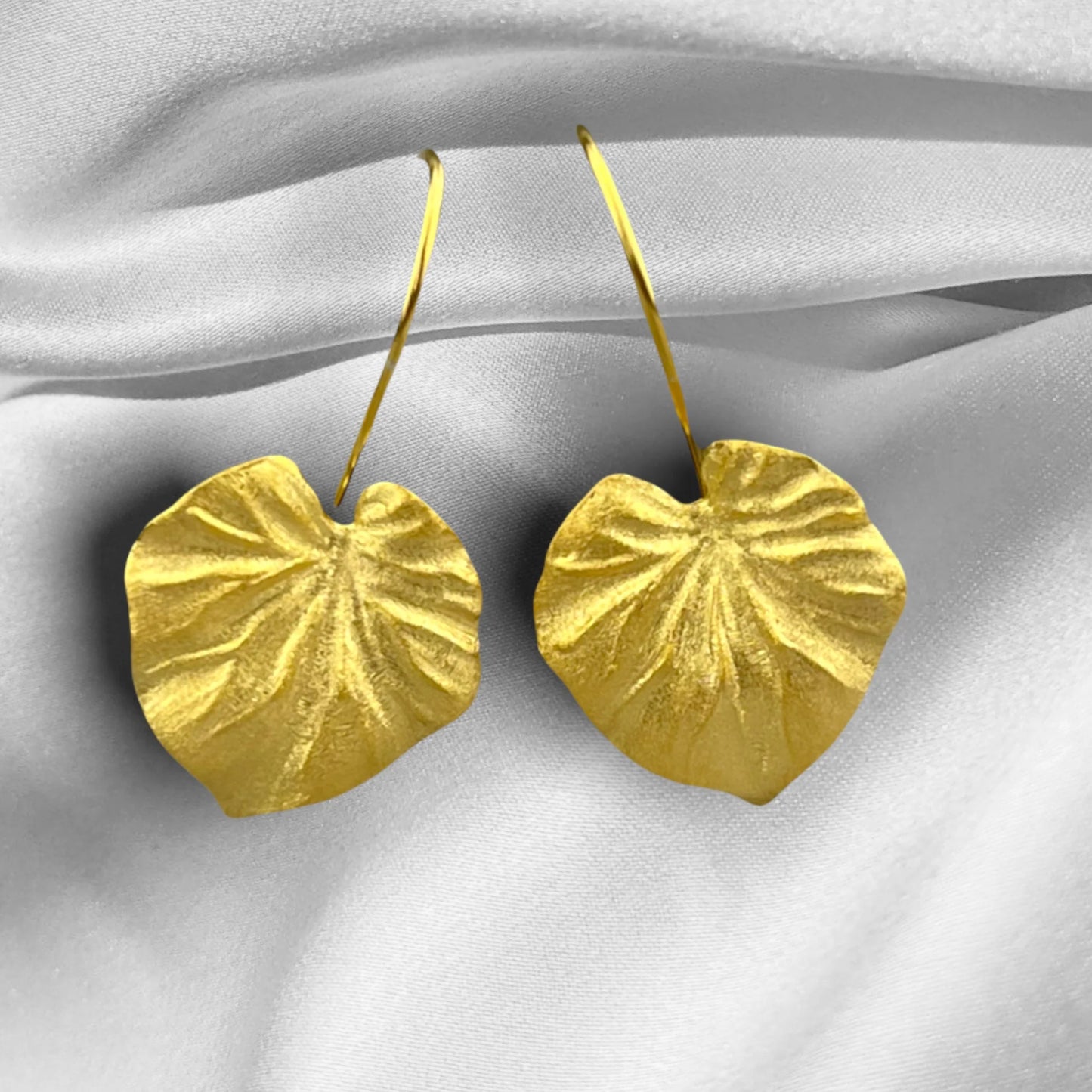 Vergoldete Silber Ohrringe im tropischen Blätter-Design, Monstera-Blätter, handgefertigt