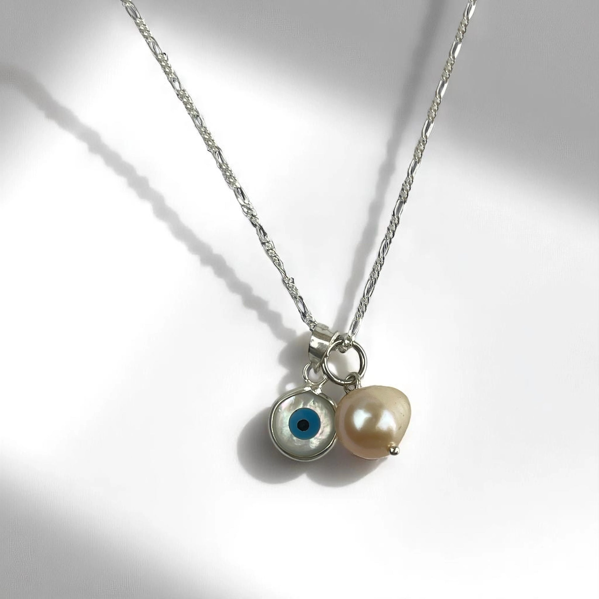 Silberkette mit Nazar Auge und Süßwasserperle-Anhänger von MadamLili – elegante 925er Silberkette