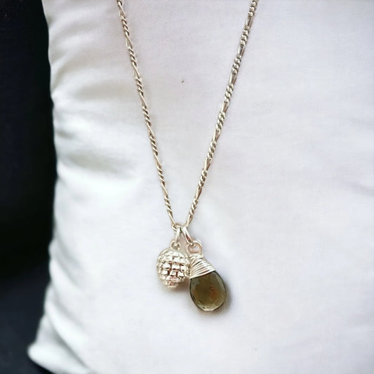 MadamLili Silberkette mit Moldavit Tropfen & Tannenzapfen-Anhänger, 925er Silber