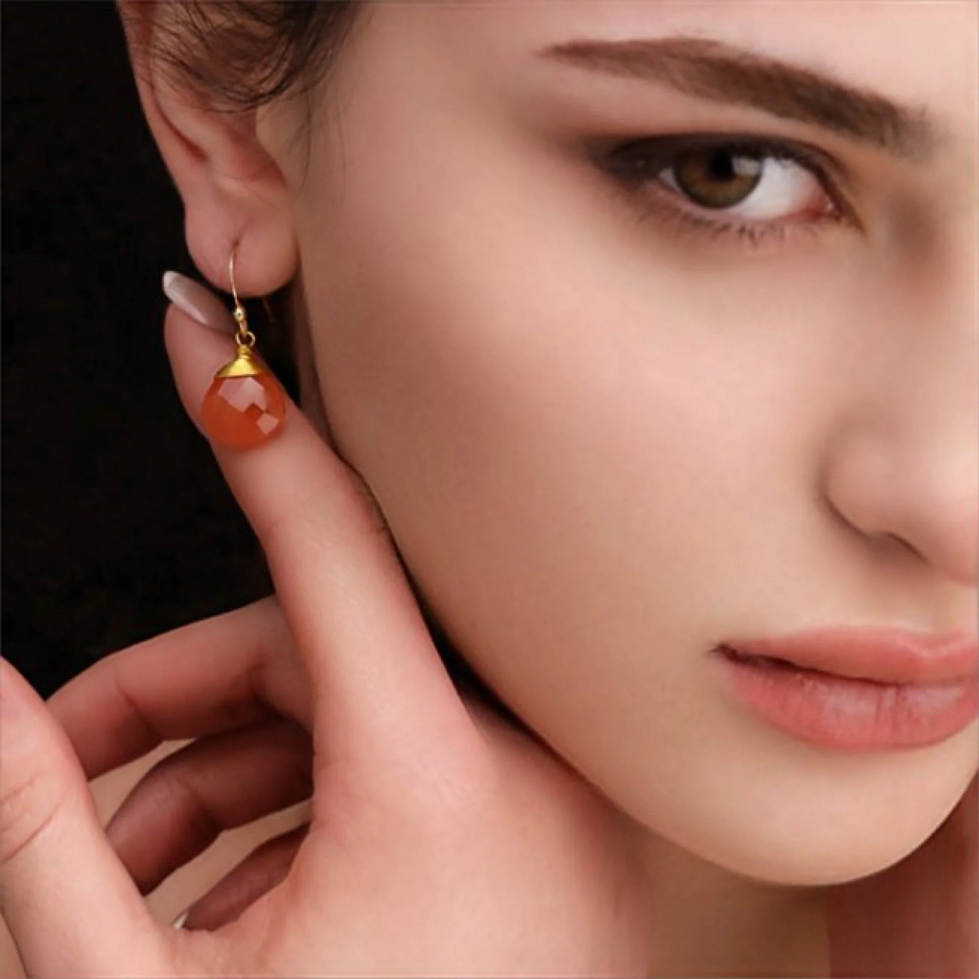 Vergoldete 925er Silber Ohrringe mit Karneol-Tropfen, orange, facettiert, eleganter Ohrschmuck.