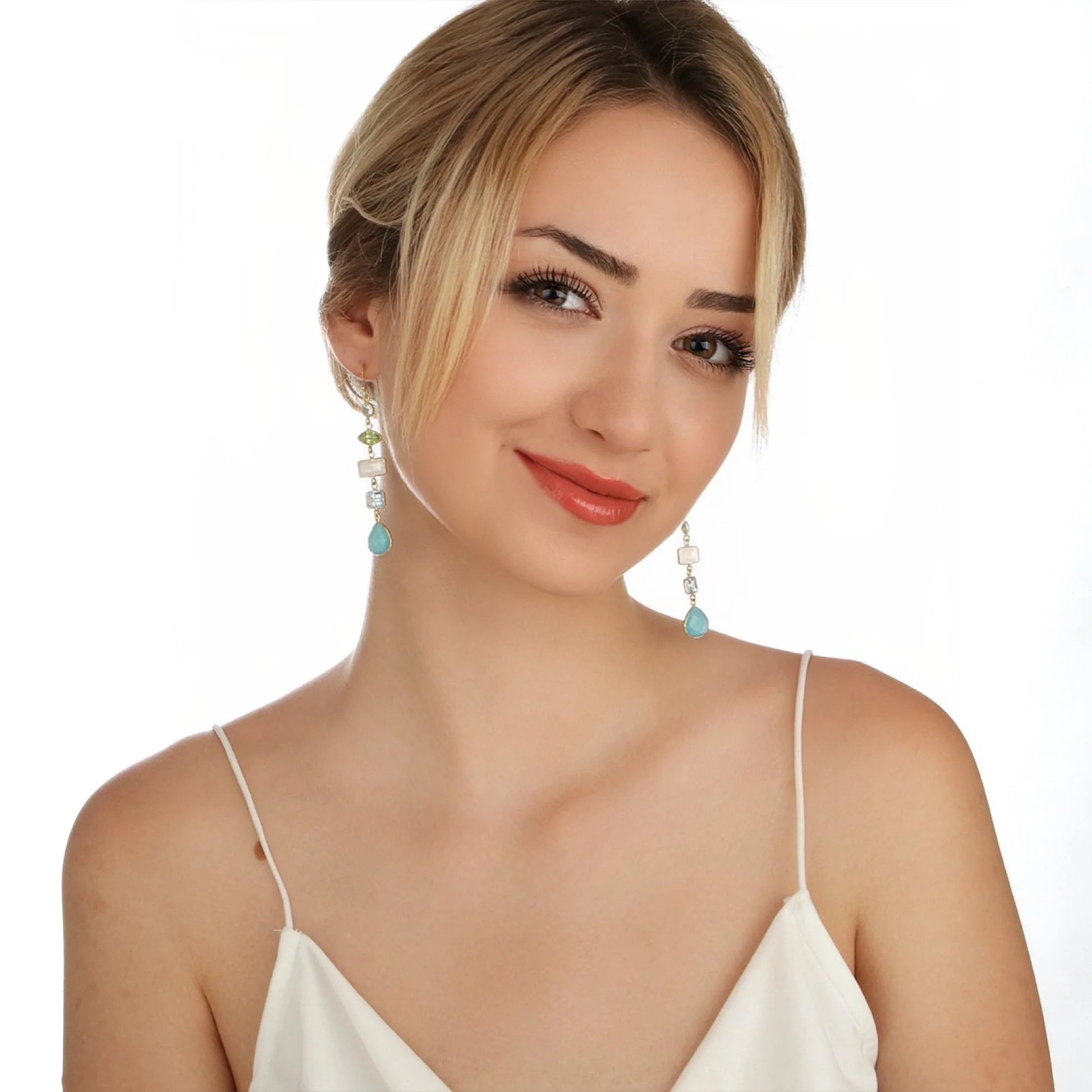 Edelsteinohrringe Seraphina Mare aus 925er Silber von MadamLili, lange Tropfenohrringe mit türkisblauen Steinen