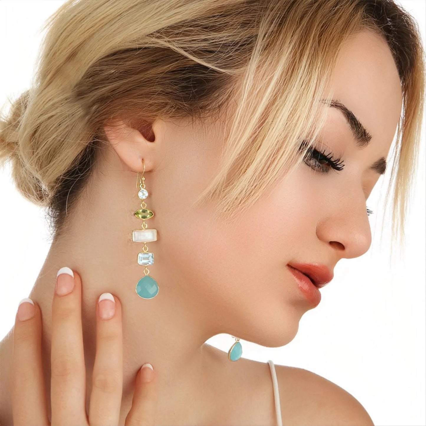 MadamLili Edelsteinohrringe Seraphina Mare aus 925er Silber lange Ohrhänger mit Aquamarin, Chalcedon und Peridot